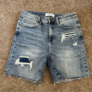 Judy Blue Distressed Denim Shorts Women’s Size L Raw Hem Mid Rise
